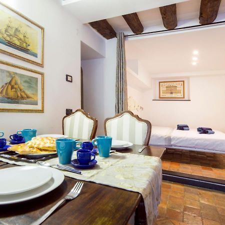 דירות ג'נובה Elegante Loft In Centro Storico Acquario מראה חיצוני תמונה